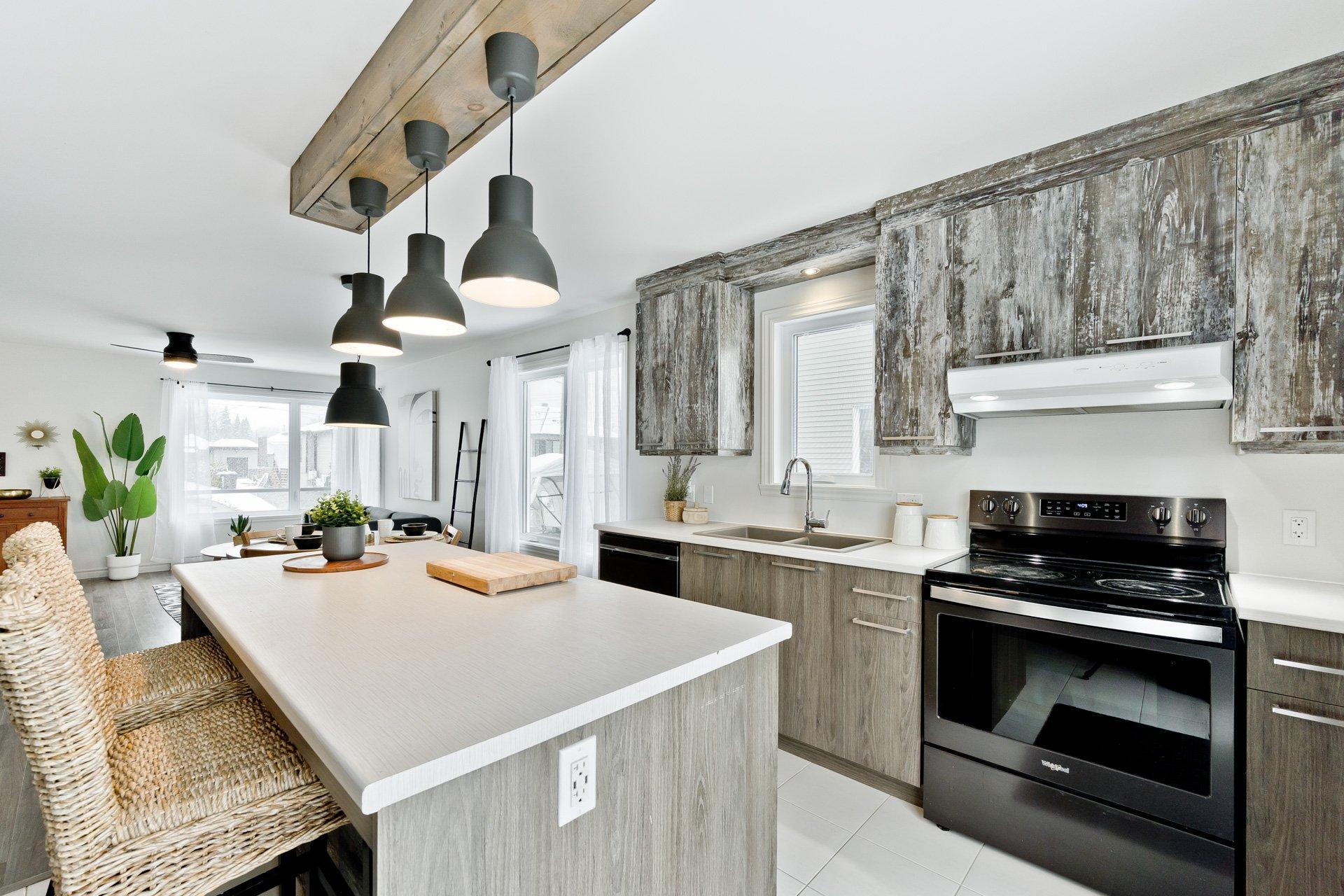 









1068


Rue Glaucos

,
Sherbrooke (Brompton/Rock Forest/Saint-Élie/Deauville),




QC
J1R0W4


