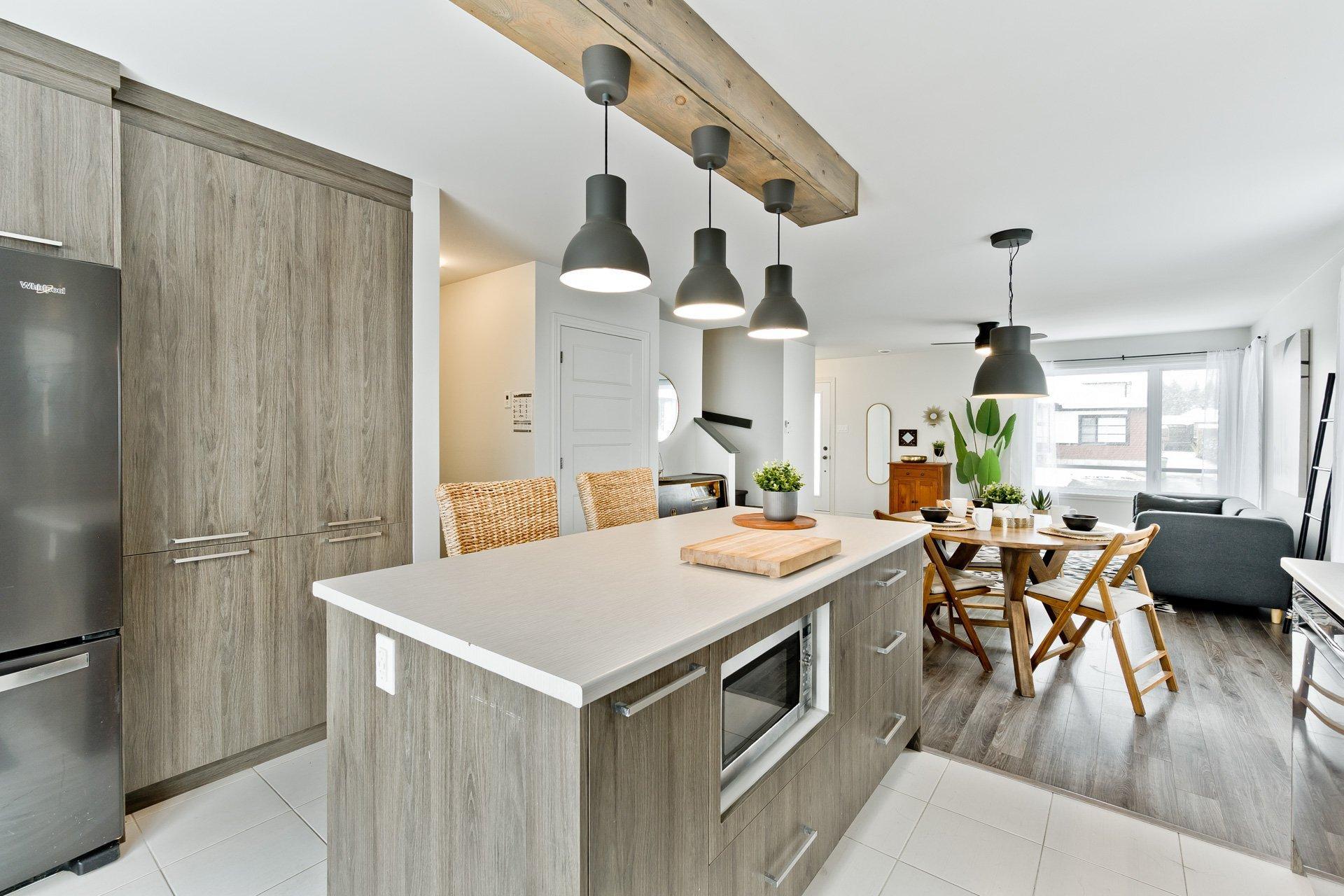 









1068


Rue Glaucos

,
Sherbrooke (Brompton/Rock Forest/Saint-Élie/Deauville),




QC
J1R0W4

