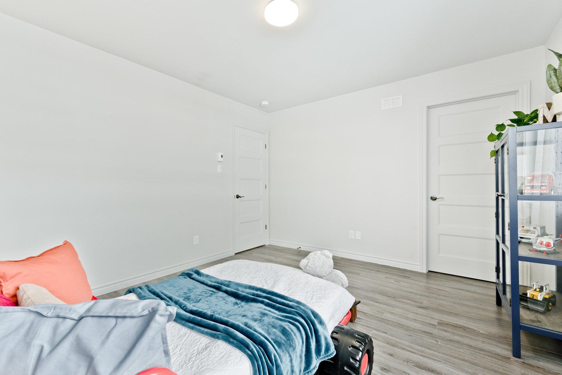 









1068


Rue Glaucos

,
Sherbrooke (Brompton/Rock Forest/Saint-Élie/Deauville),




QC
J1R0W4

