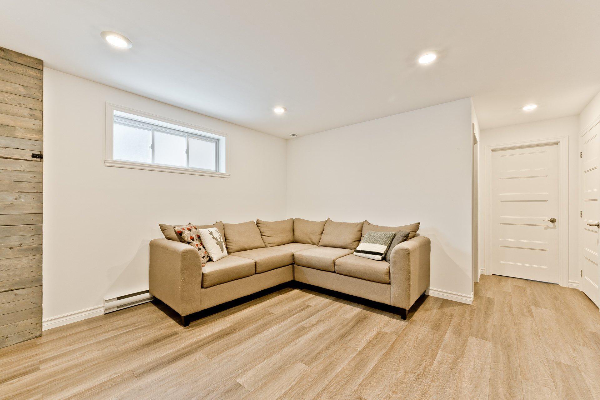 









1068


Rue Glaucos

,
Sherbrooke (Brompton/Rock Forest/Saint-Élie/Deauville),




QC
J1R0W4

