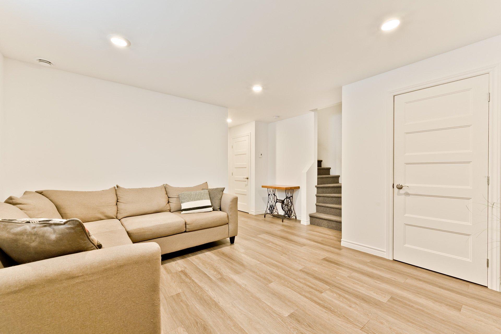 









1068


Rue Glaucos

,
Sherbrooke (Brompton/Rock Forest/Saint-Élie/Deauville),




QC
J1R0W4

