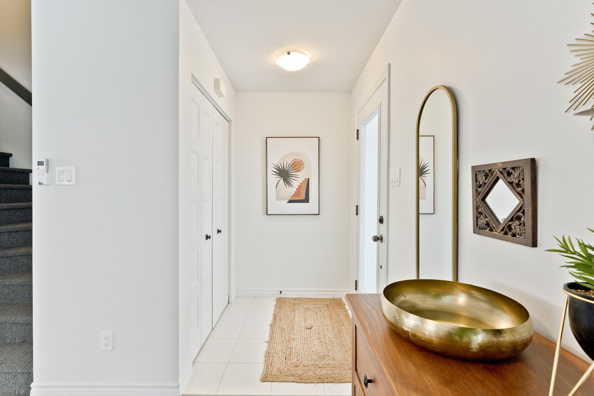 









1068


Rue Glaucos

,
Sherbrooke (Brompton/Rock Forest/Saint-Élie/Deauville),




QC
J1R0W4

