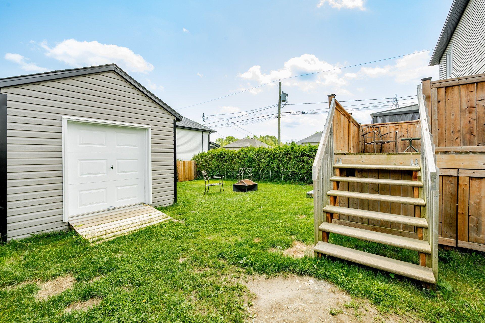 









1068


Rue Glaucos

,
Sherbrooke (Brompton/Rock Forest/Saint-Élie/Deauville),




QC
J1R0W4

