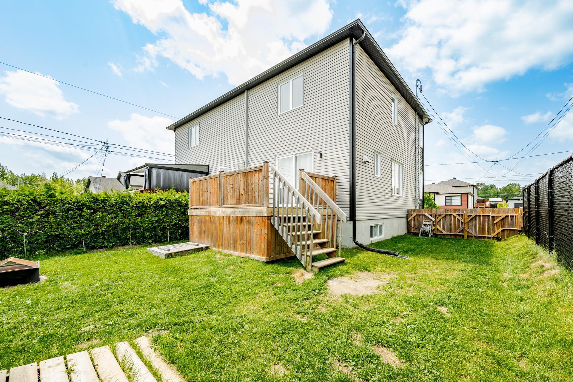 









1068


Rue Glaucos

,
Sherbrooke (Brompton/Rock Forest/Saint-Élie/Deauville),




QC
J1R0W4

