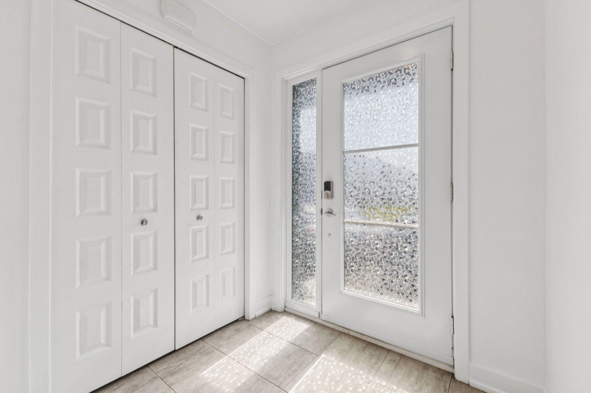 









91


Rue Jacques-Joubert

,
Gatineau (Buckingham),




QC
J8L0Y5

