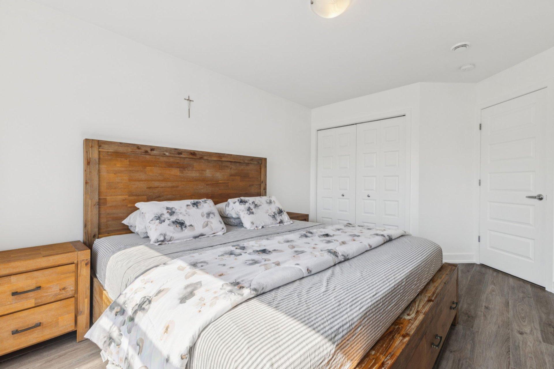 









91


Rue Jacques-Joubert

,
Gatineau (Buckingham),




QC
J8L0Y5

