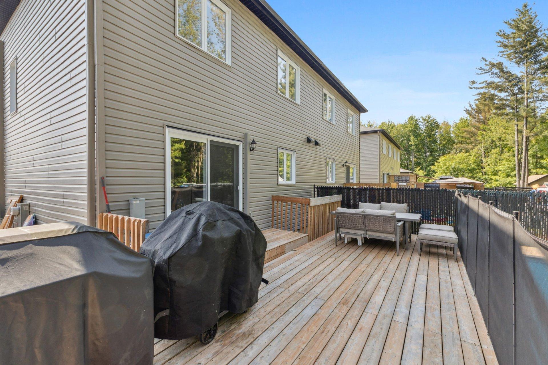 









91


Rue Jacques-Joubert

,
Gatineau (Buckingham),




QC
J8L0Y5

