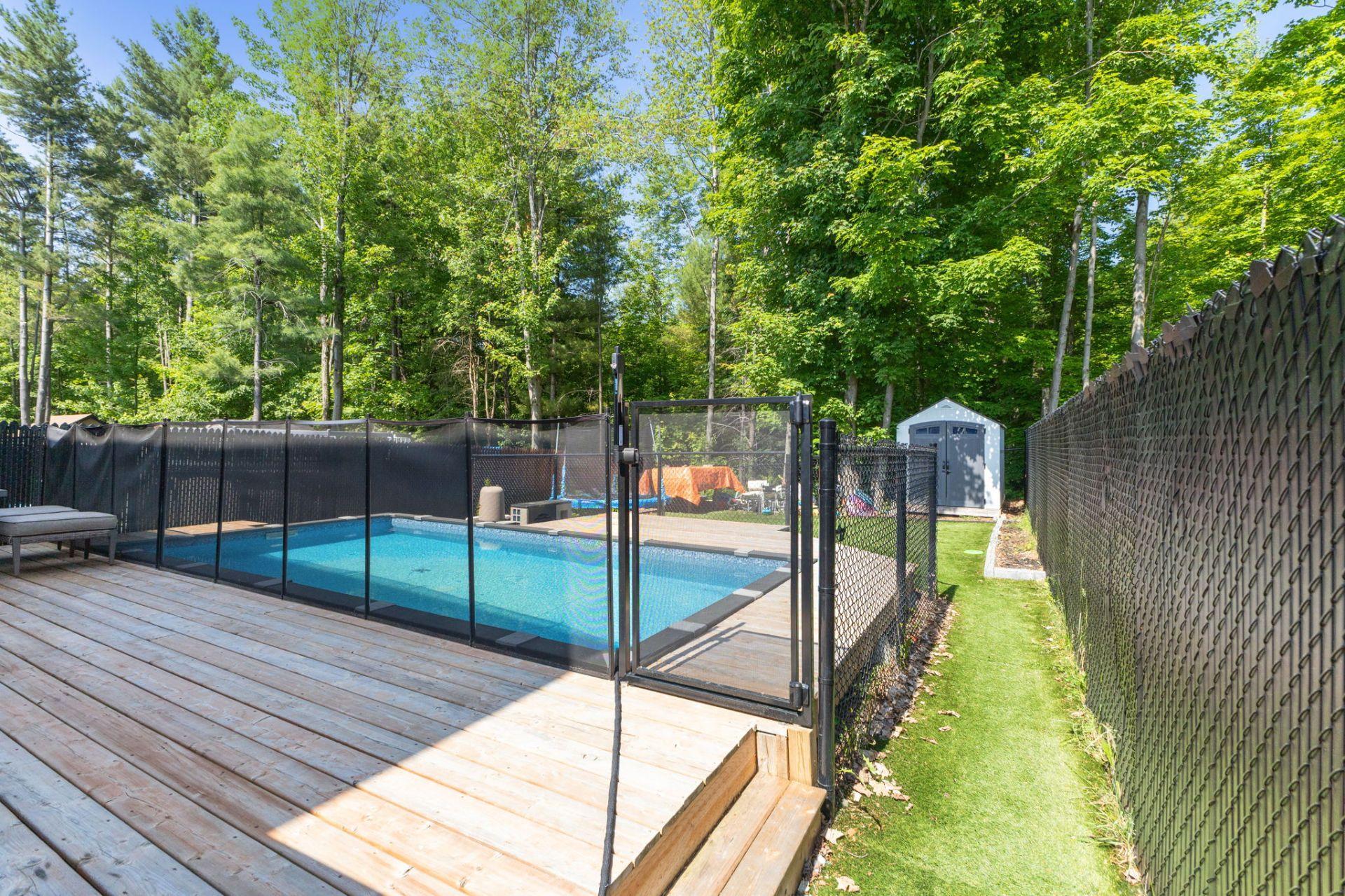 









91


Rue Jacques-Joubert

,
Gatineau (Buckingham),




QC
J8L0Y5

