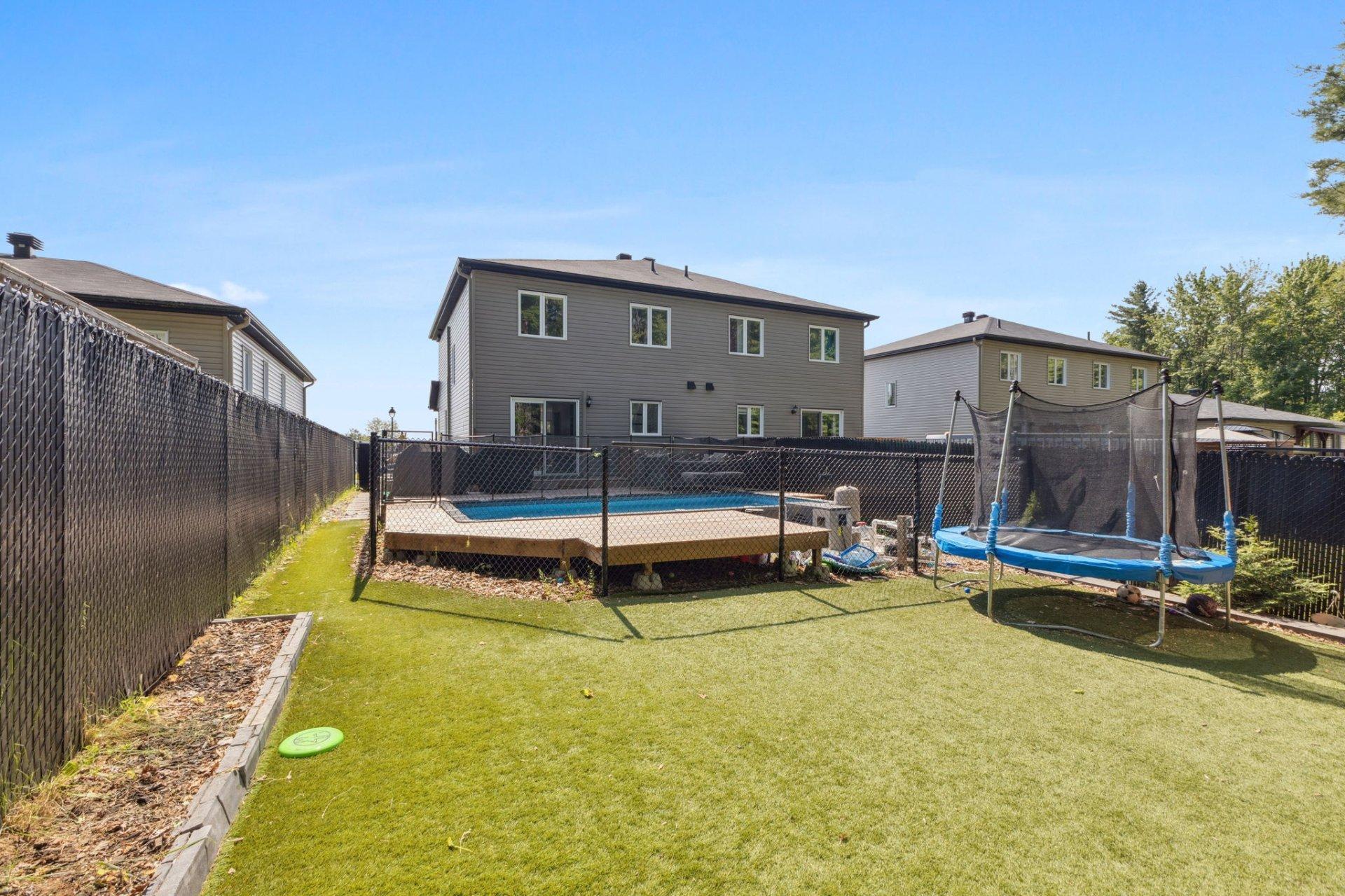 









91


Rue Jacques-Joubert

,
Gatineau (Buckingham),




QC
J8L0Y5


