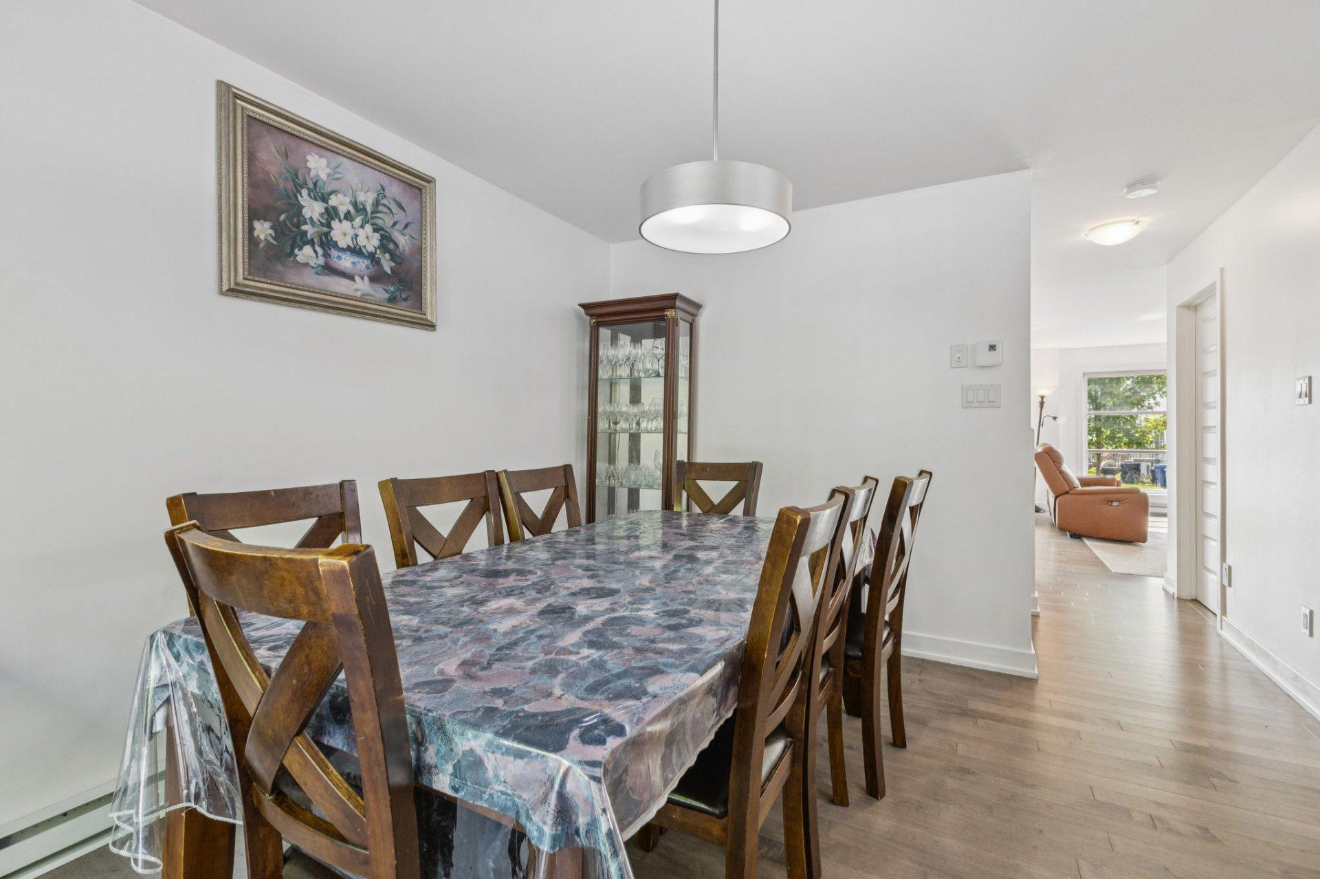 









91


Rue Jacques-Joubert

,
Gatineau (Buckingham),




QC
J8L0Y5

