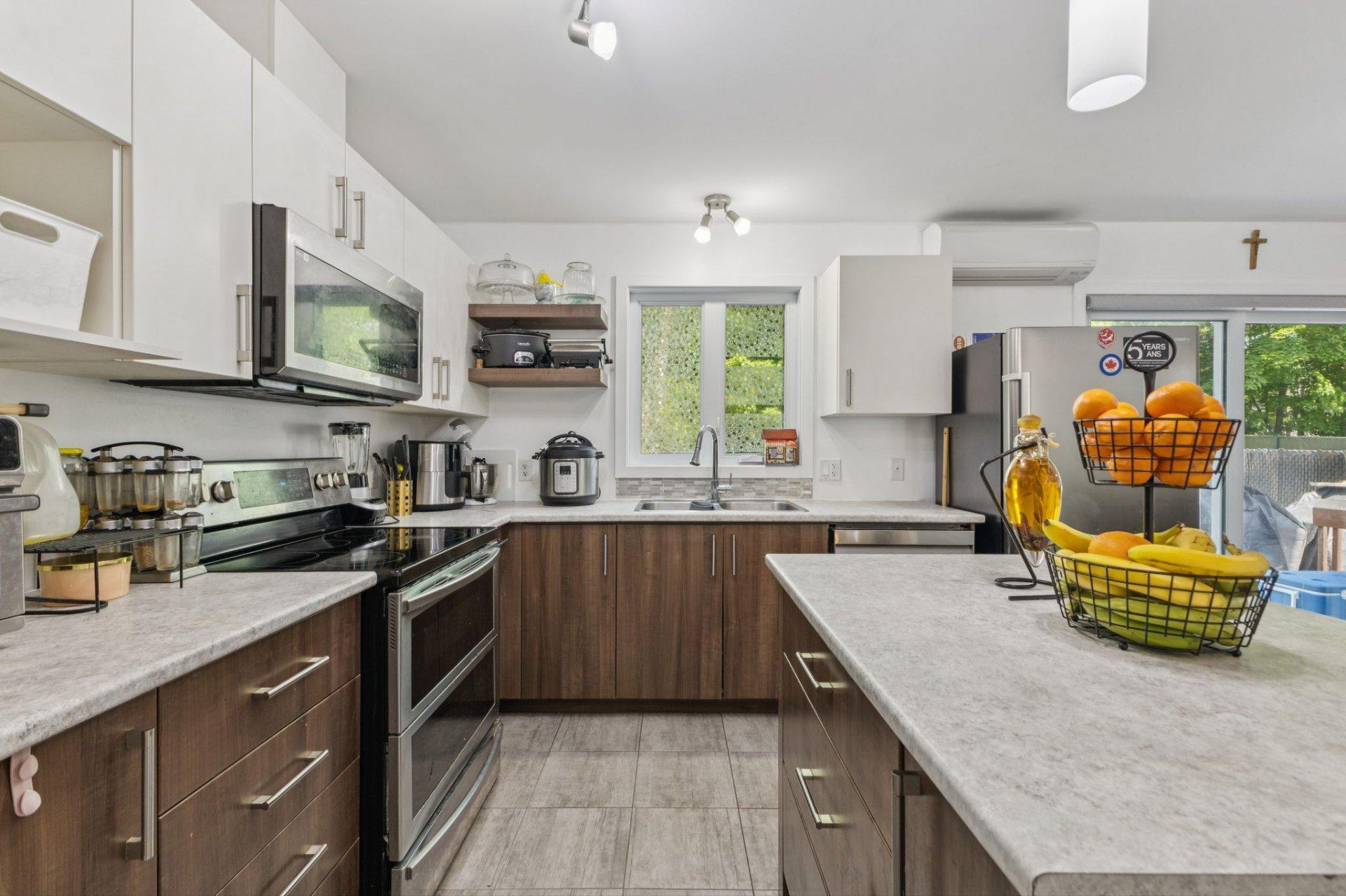









91


Rue Jacques-Joubert

,
Gatineau (Buckingham),




QC
J8L0Y5


