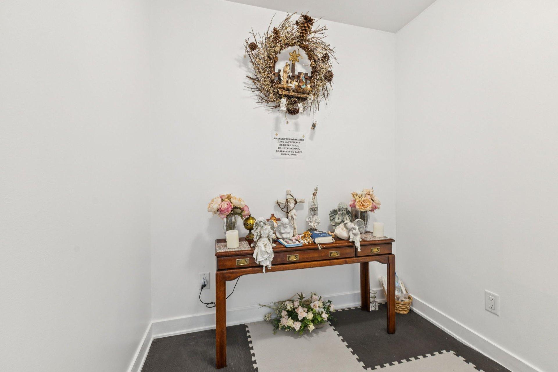 









91


Rue Jacques-Joubert

,
Gatineau (Buckingham),




QC
J8L0Y5

