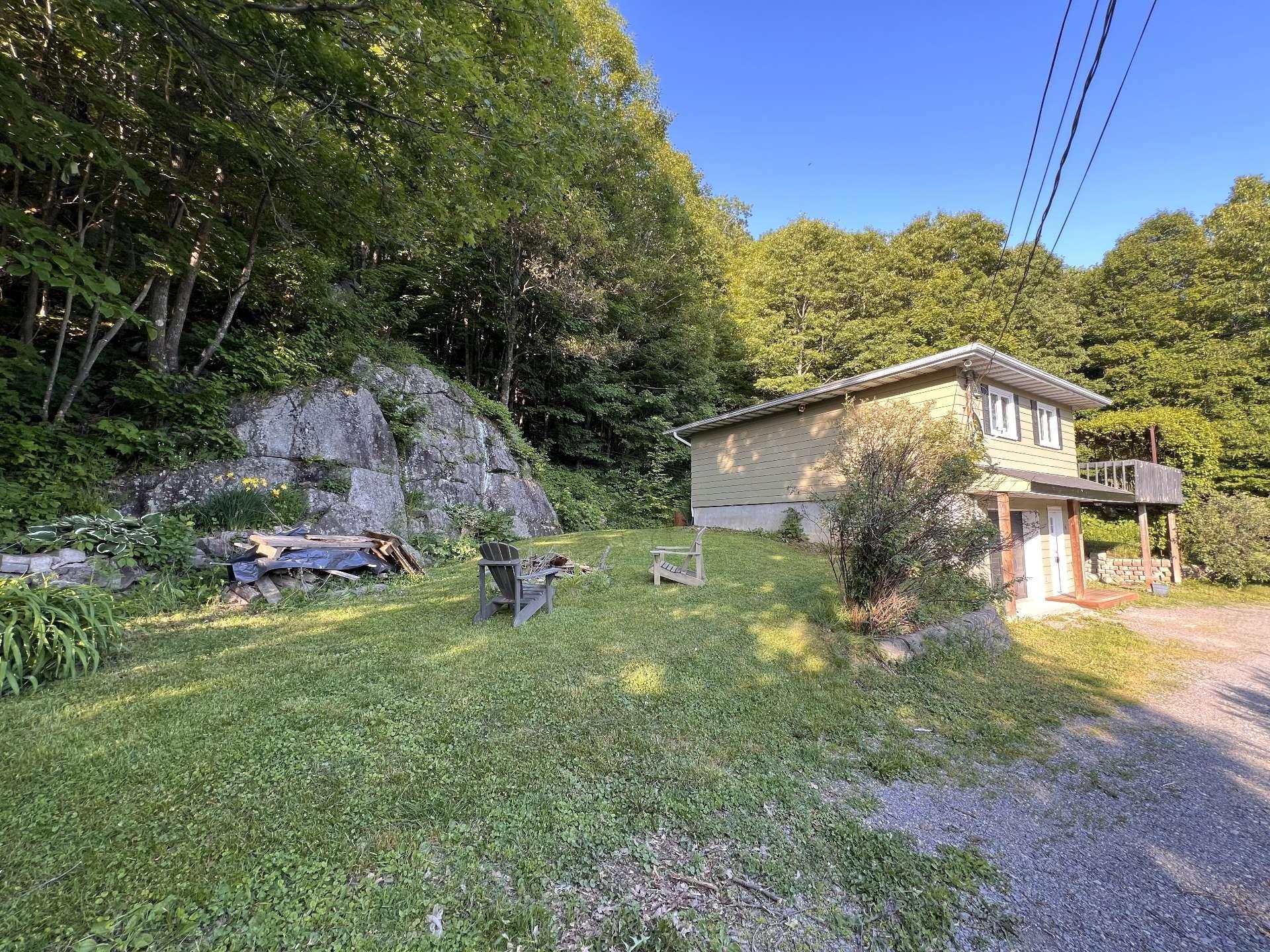 









45


Route du Carrefour

,
Val-des-Monts,




QC
J8N4E9

