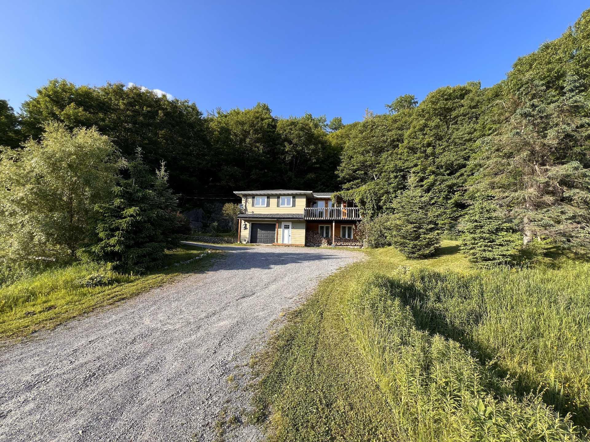 









45


Route du Carrefour

,
Val-des-Monts,




QC
J8N4E9

