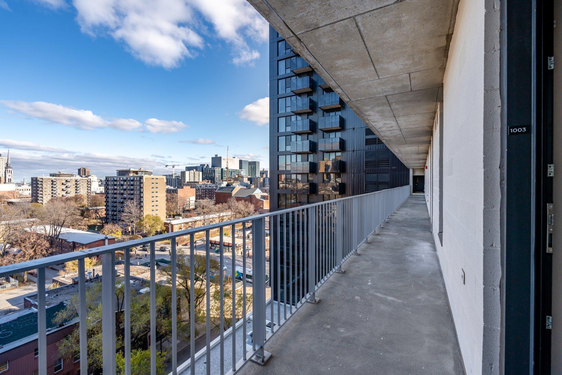 









1


Boul. De Maisonneuve O.

, 1003,
Montréal (Ville-Marie),




QC
H2X0E3

