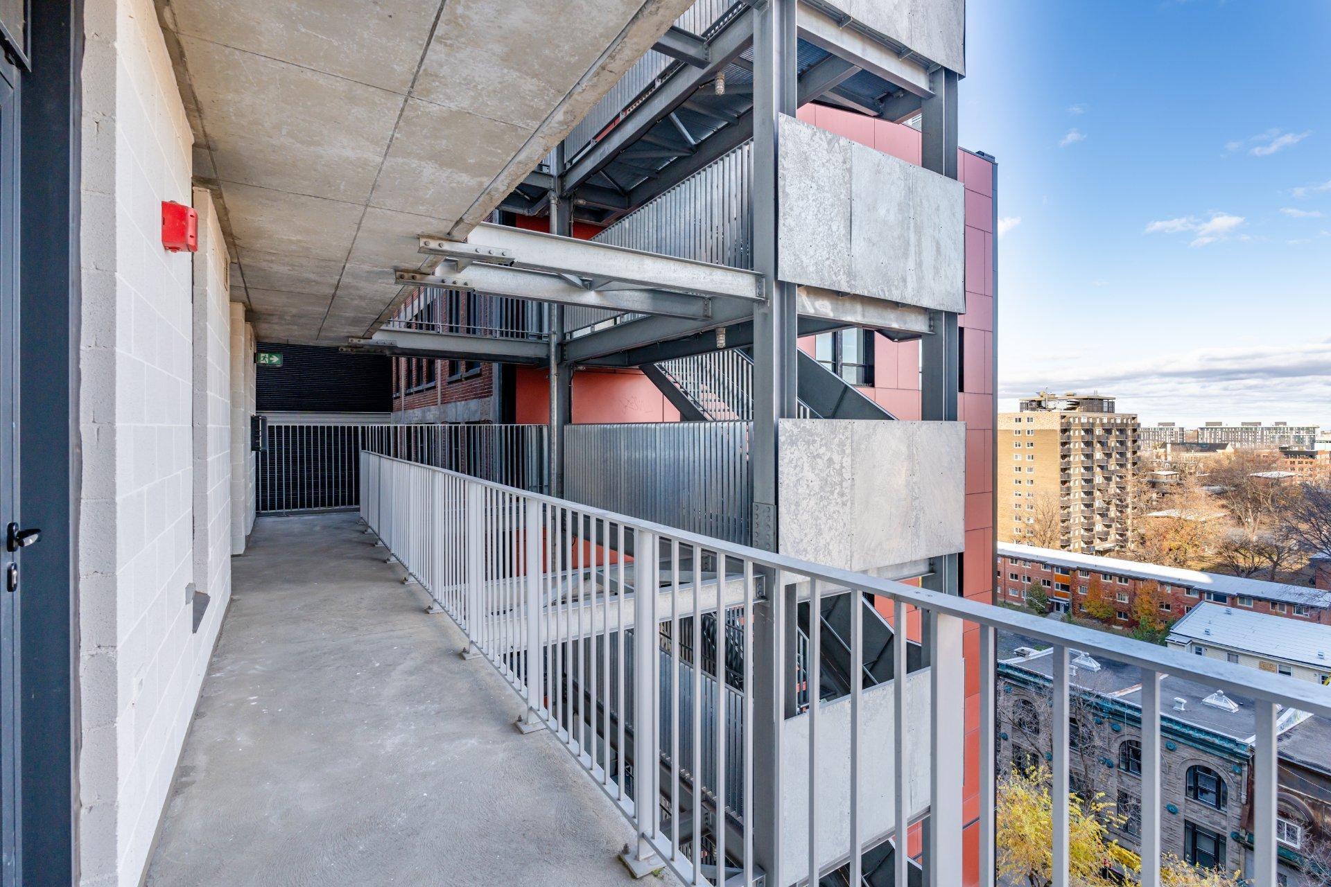 









1


Boul. De Maisonneuve O.

, 1003,
Montréal (Ville-Marie),




QC
H2X0E3

