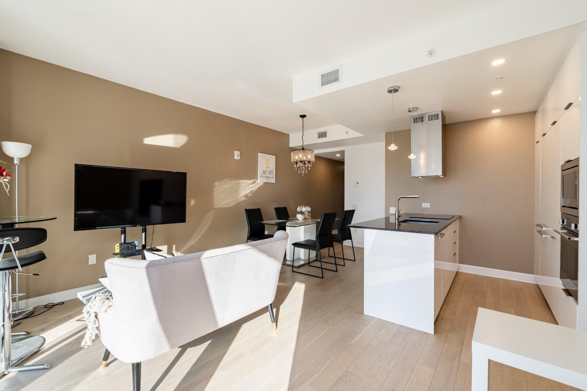 









1


Boul. De Maisonneuve O.

, 1003,
Montréal (Ville-Marie),




QC
H2X0E3

