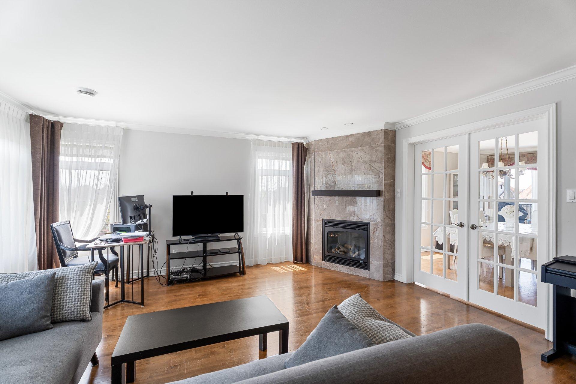 









50


37e Avenue E.

, 105,
Blainville,




QC
J7C5Z5

