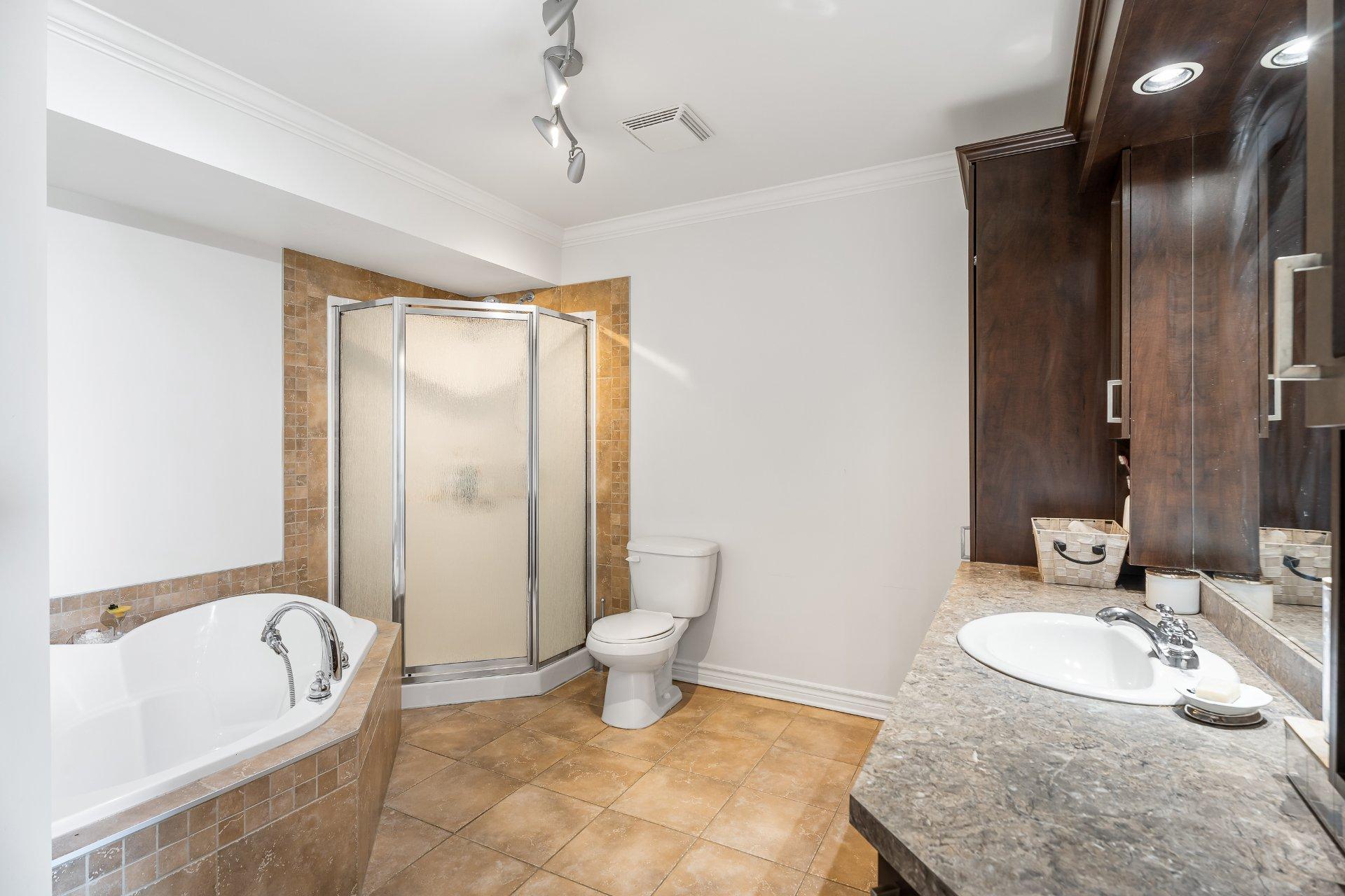 









50


37e Avenue E.

, 105,
Blainville,




QC
J7C5Z5

