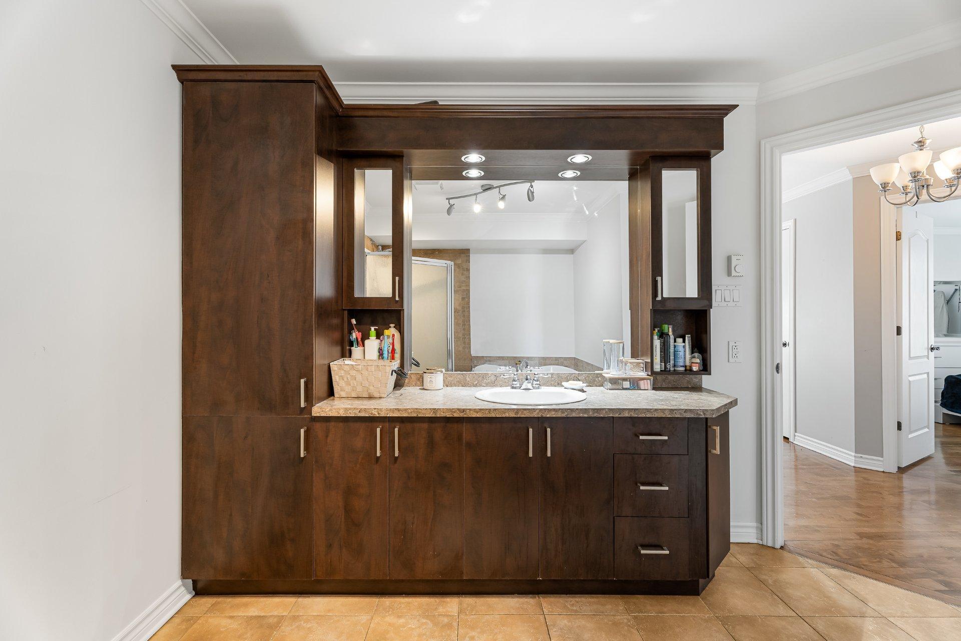 









50


37e Avenue E.

, 105,
Blainville,




QC
J7C5Z5


