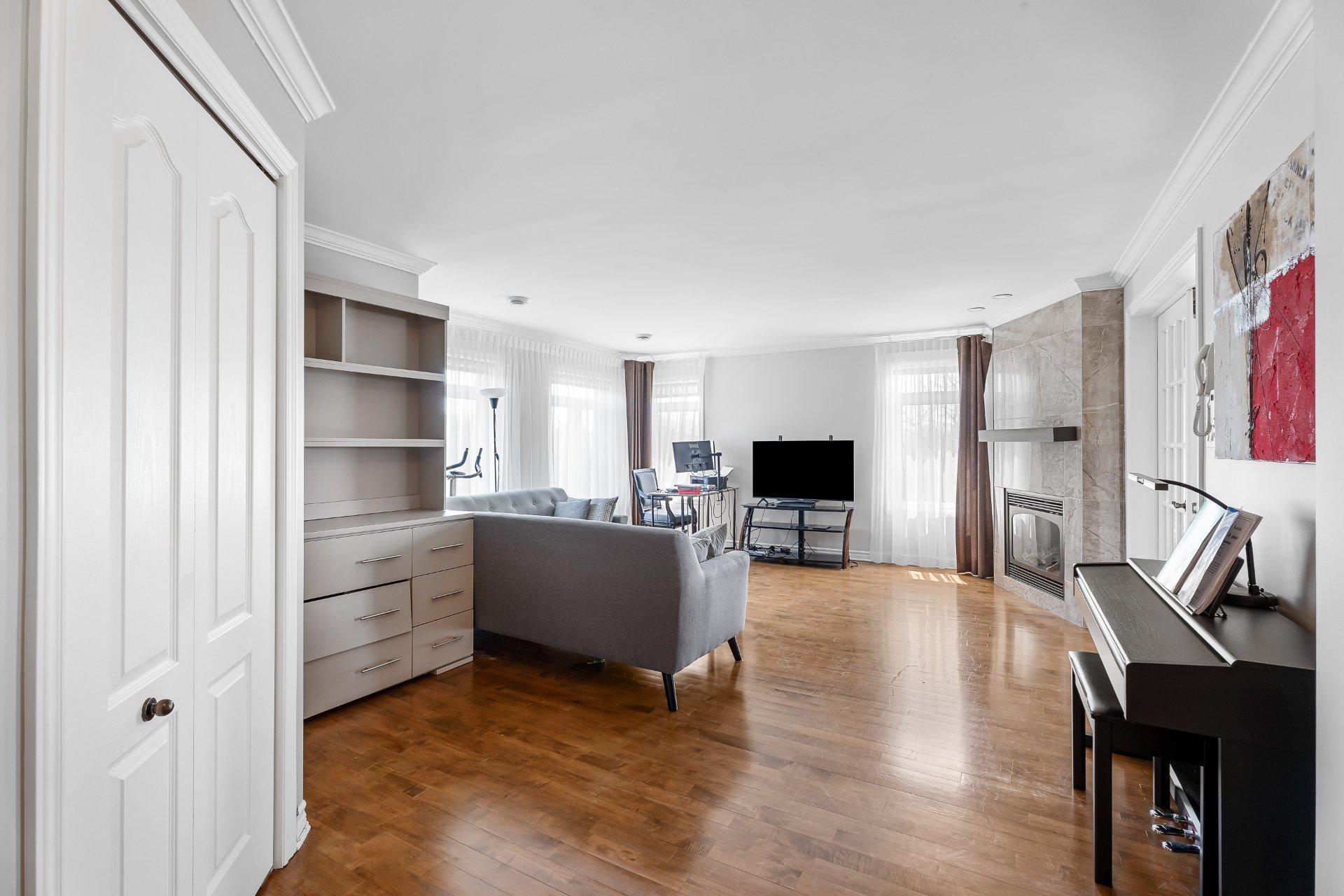 









50


37e Avenue E.

, 105,
Blainville,




QC
J7C5Z5

