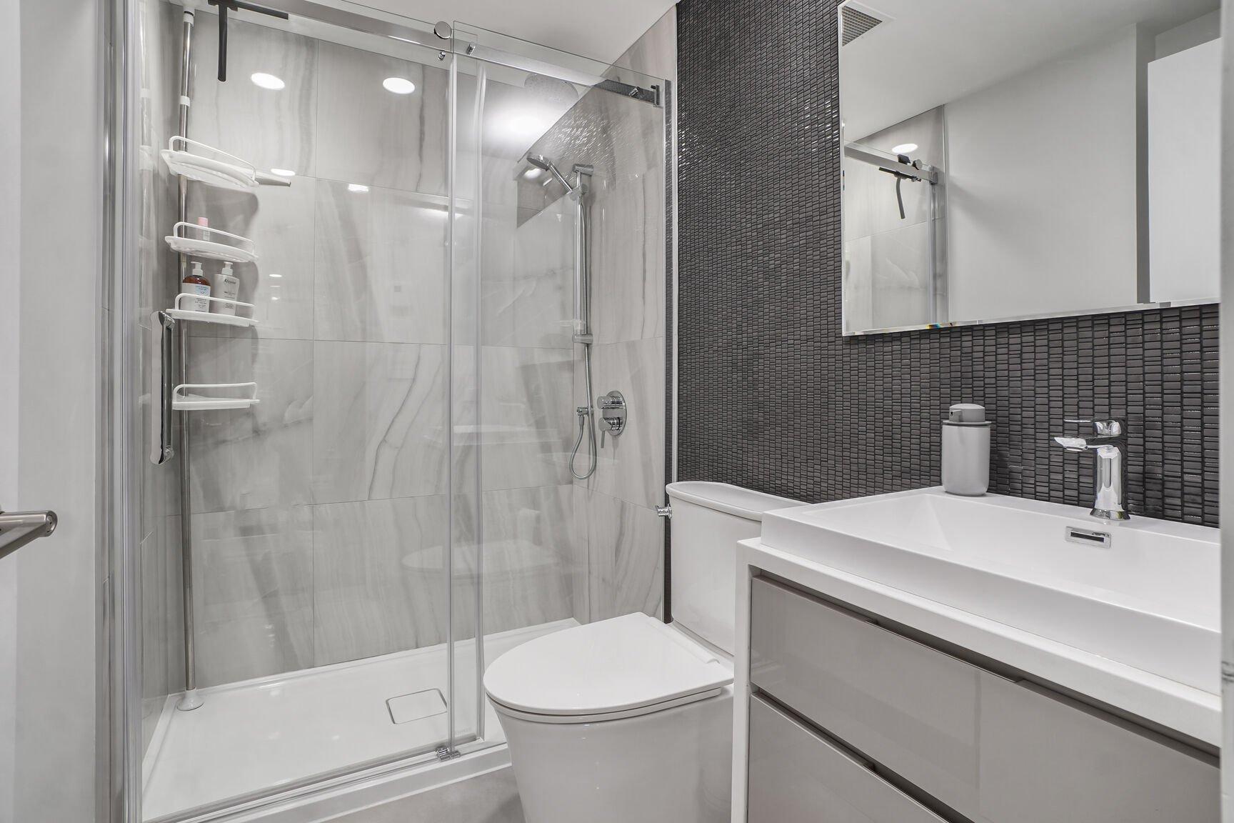 









1288


Rue St-Antoine O.

, 5106,
Montréal (Ville-Marie),




QC
H3C0X6

