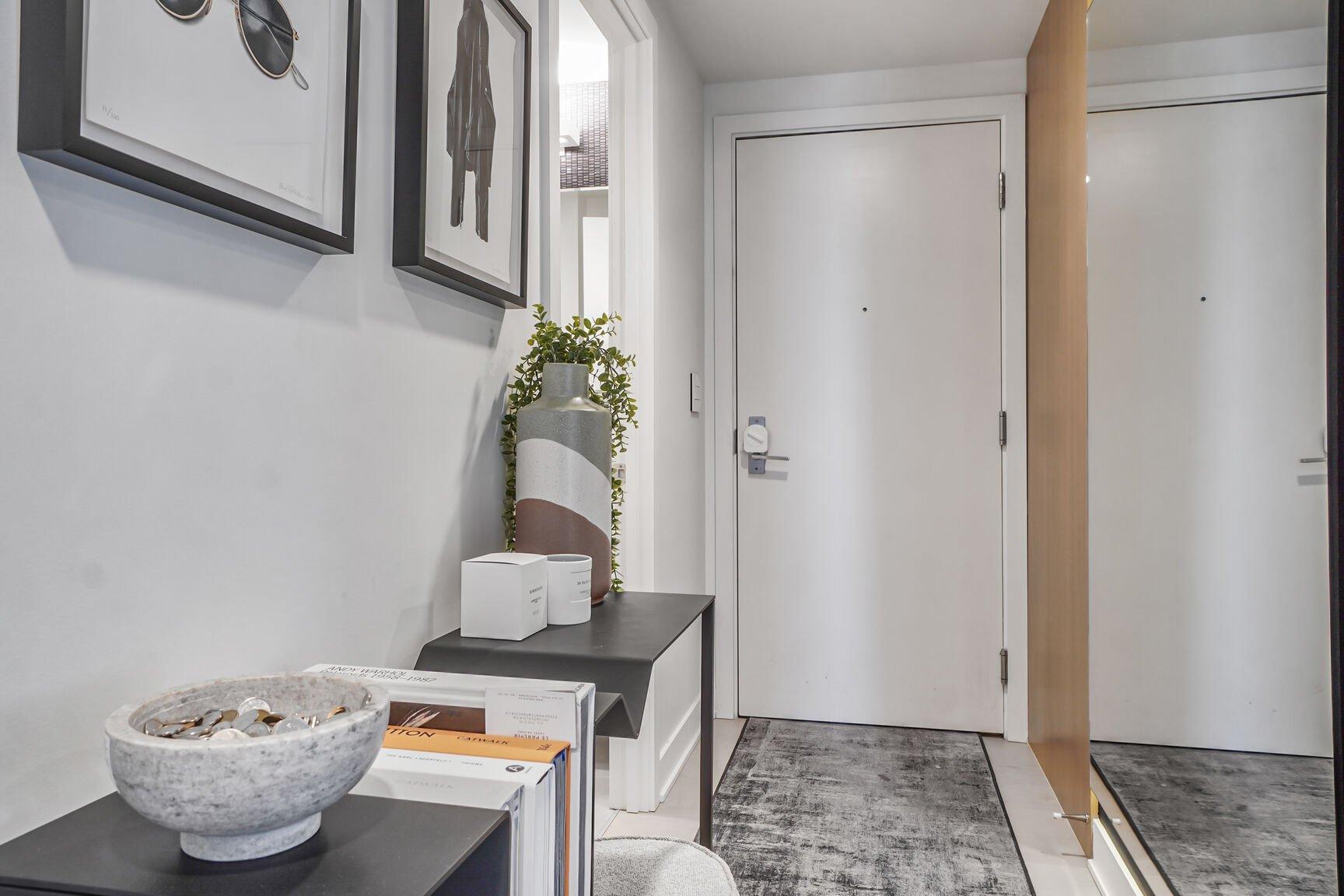









1288


Rue St-Antoine O.

, 5106,
Montréal (Ville-Marie),




QC
H3C0X6

