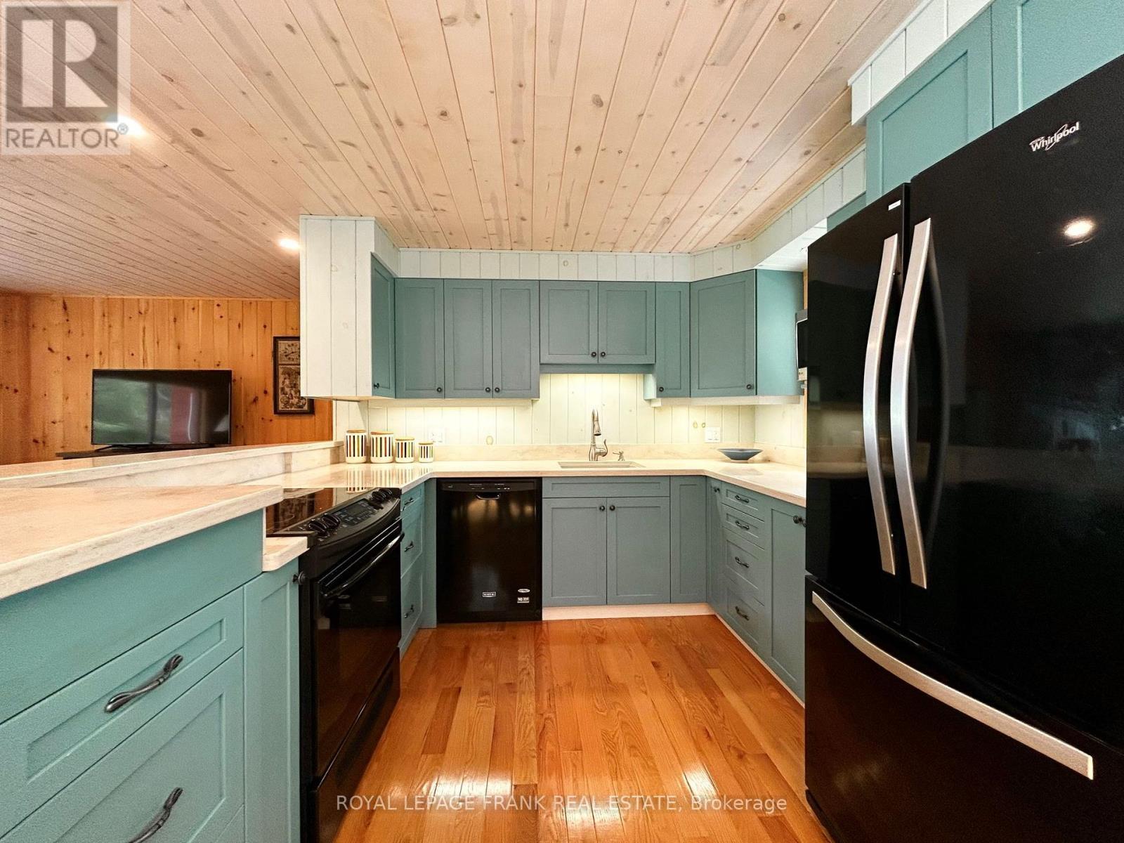 












2295 STONY LAKE ISL 17

,
North Kawartha,




Ontario
K0L2H0

