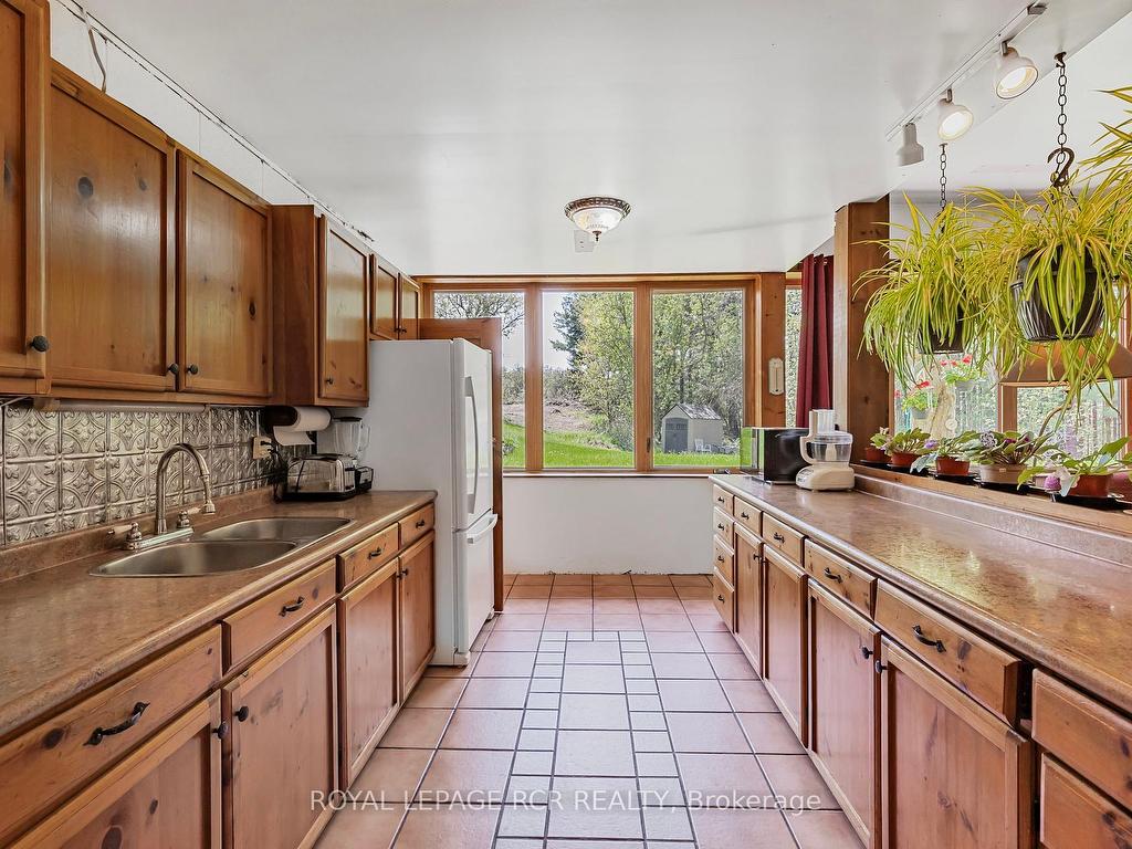 









1092


Ballycroy

Road,
Adjala-Tosorontio,




ON
L0N 1P0

