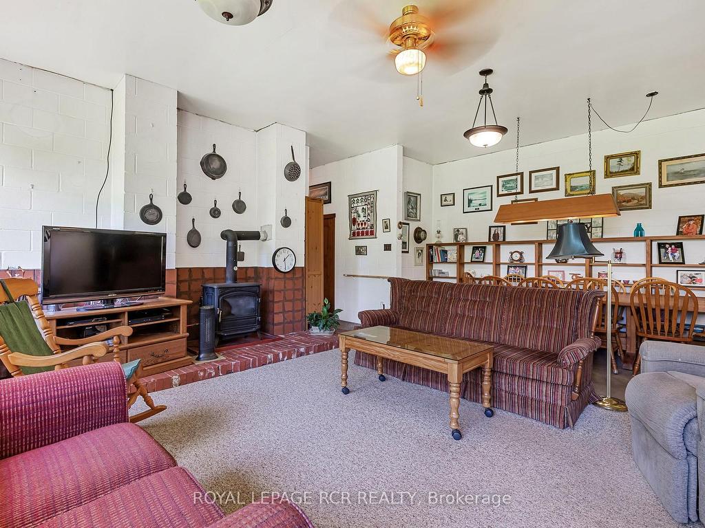 









1092


Ballycroy

Road,
Adjala-Tosorontio,




ON
L0N 1P0

