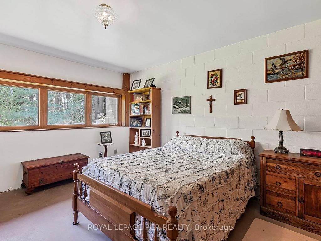 









1092


Ballycroy

Road,
Adjala-Tosorontio,




ON
L0N 1P0

