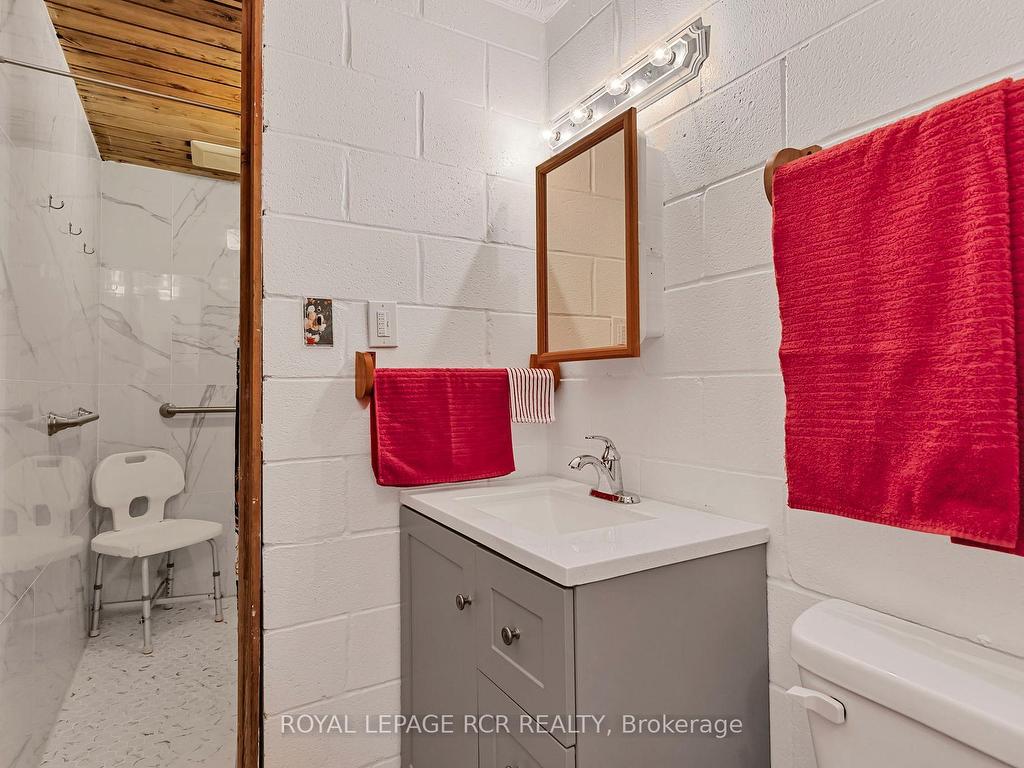 









1092


Ballycroy

Road,
Adjala-Tosorontio,




ON
L0N 1P0

