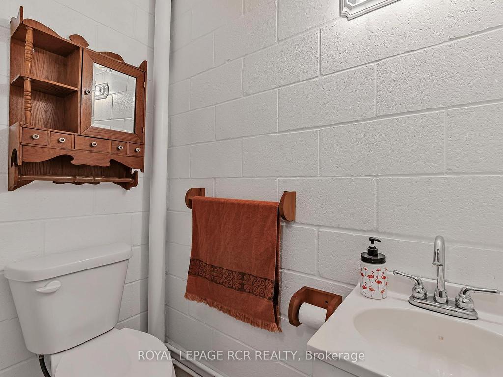 









1092


Ballycroy

Road,
Adjala-Tosorontio,




ON
L0N 1P0

