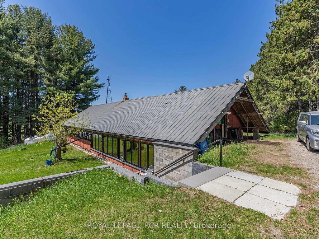 









1092


Ballycroy

Road,
Adjala-Tosorontio,




ON
L0N 1P0


