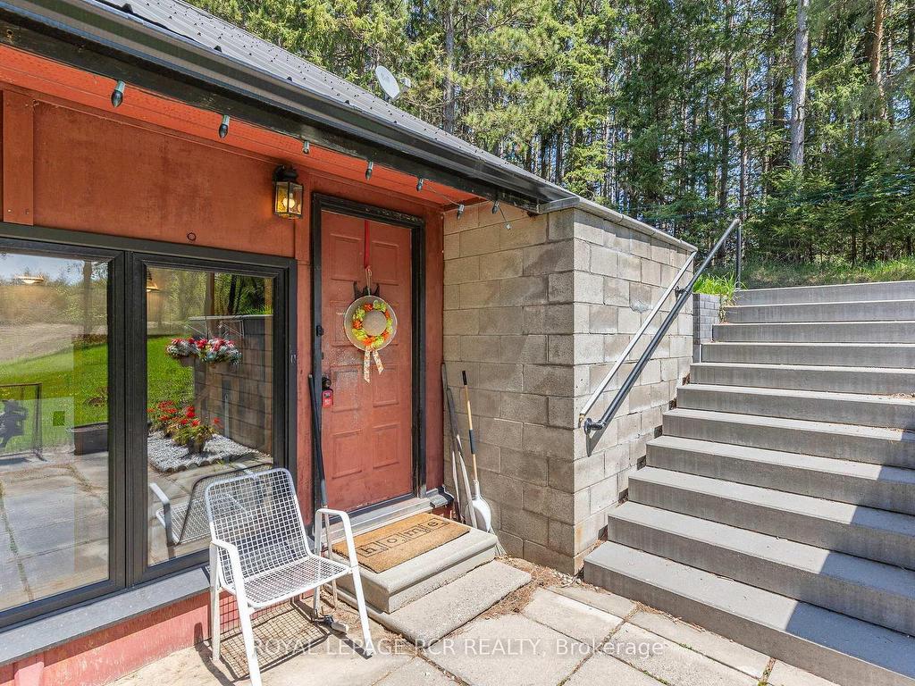 









1092


Ballycroy

Road,
Adjala-Tosorontio,




ON
L0N 1P0


