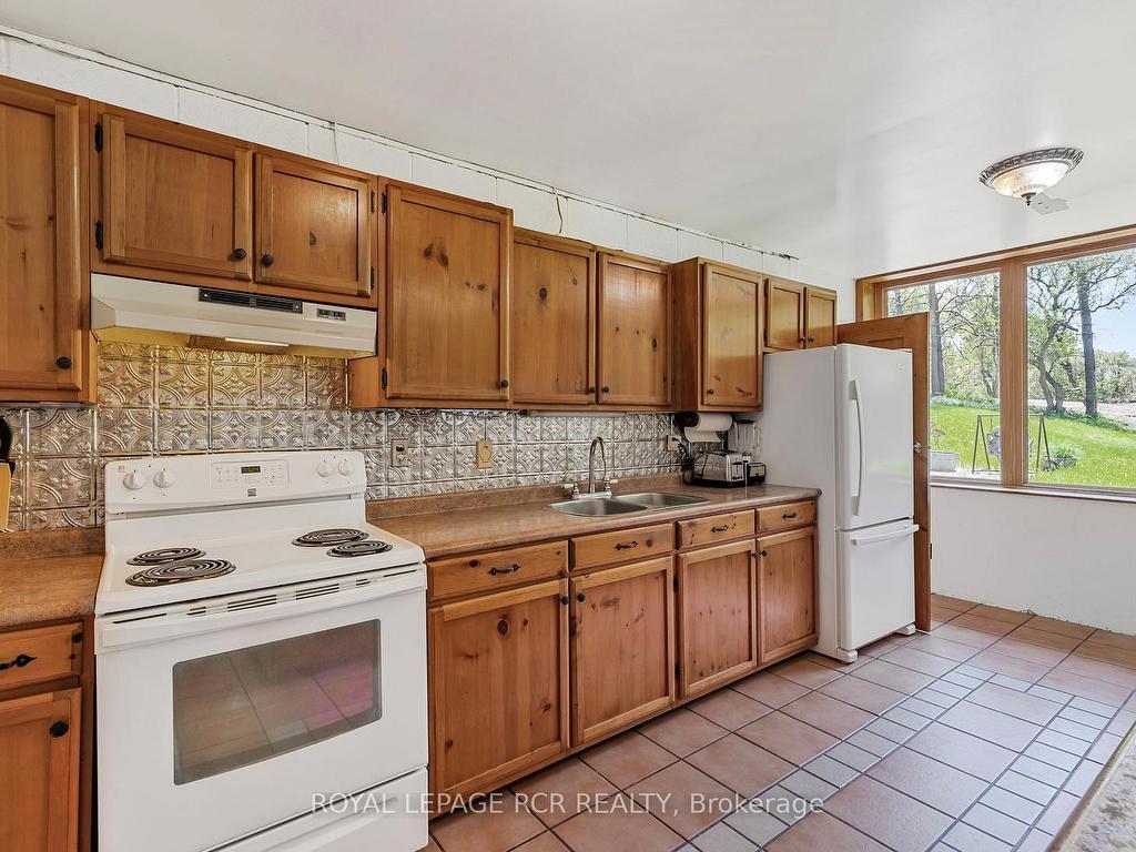 









1092


Ballycroy

Road,
Adjala-Tosorontio,




ON
L0N 1P0

