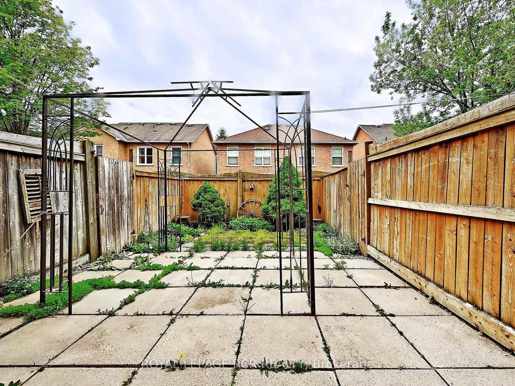 









28


Wyatt

Lane,
Aurora,




ON
L4G 7E4

