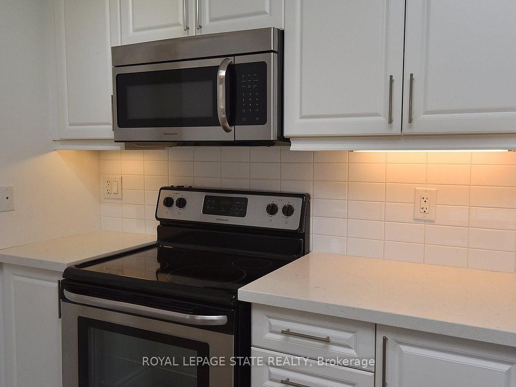 









90


Charlton

Avenue West, 604,
Hamilton,




ON
L8P 0B4

