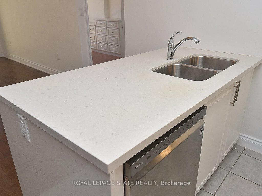 









90


Charlton

Avenue West, 604,
Hamilton,




ON
L8P 0B4

