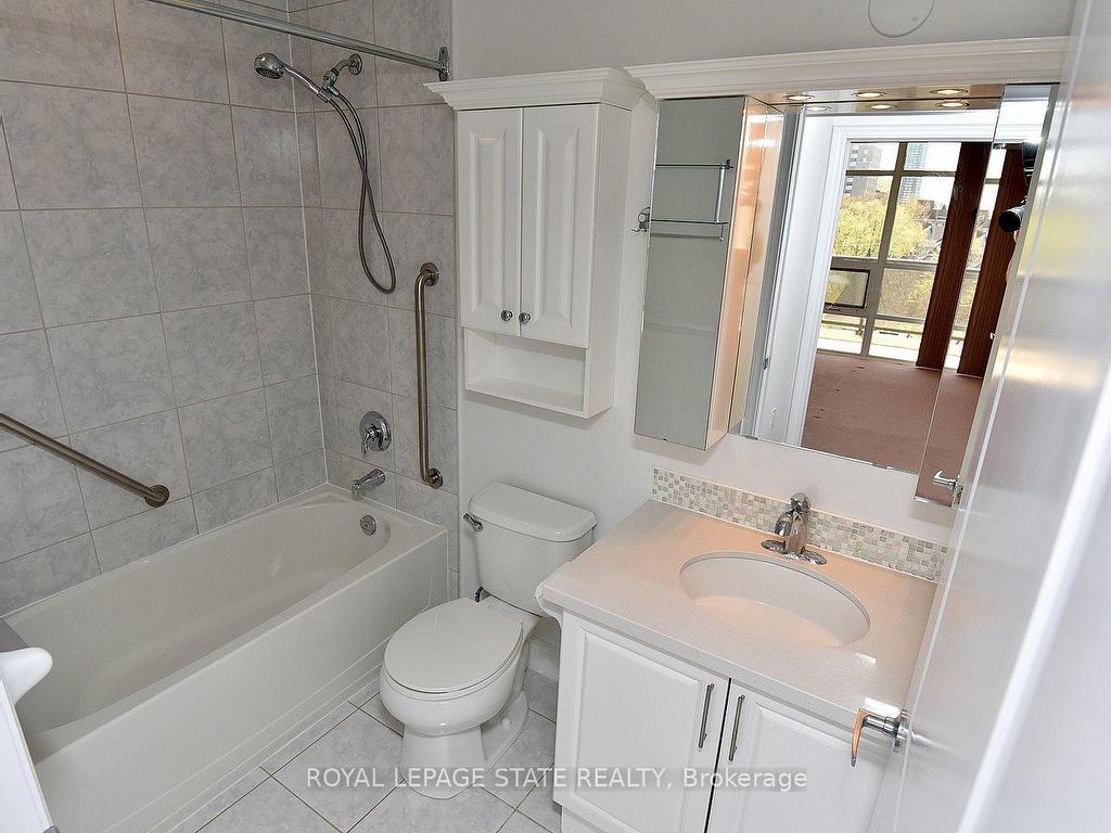 









90


Charlton

Avenue West, 604,
Hamilton,




ON
L8P 0B4

