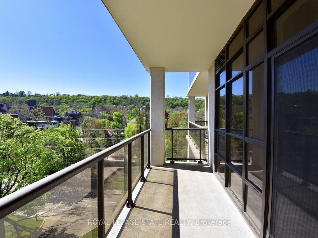 









90


Charlton

Avenue West, 604,
Hamilton,




ON
L8P 0B4

