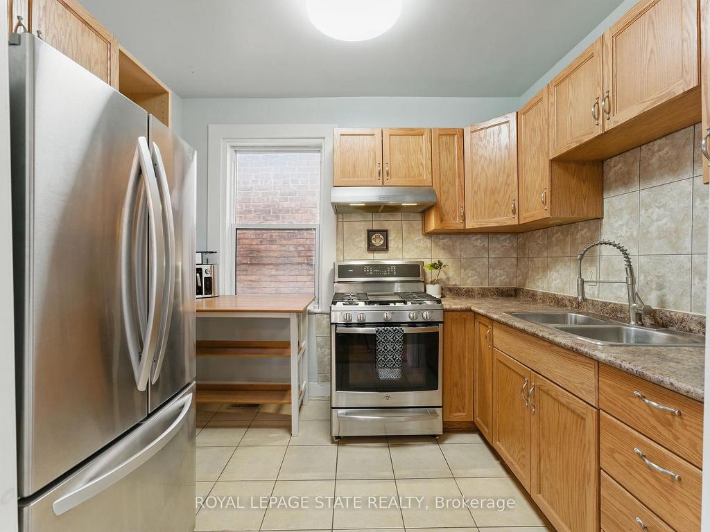 









91


Aurora

Street,
Hamilton,




ON
L8N 2P6

