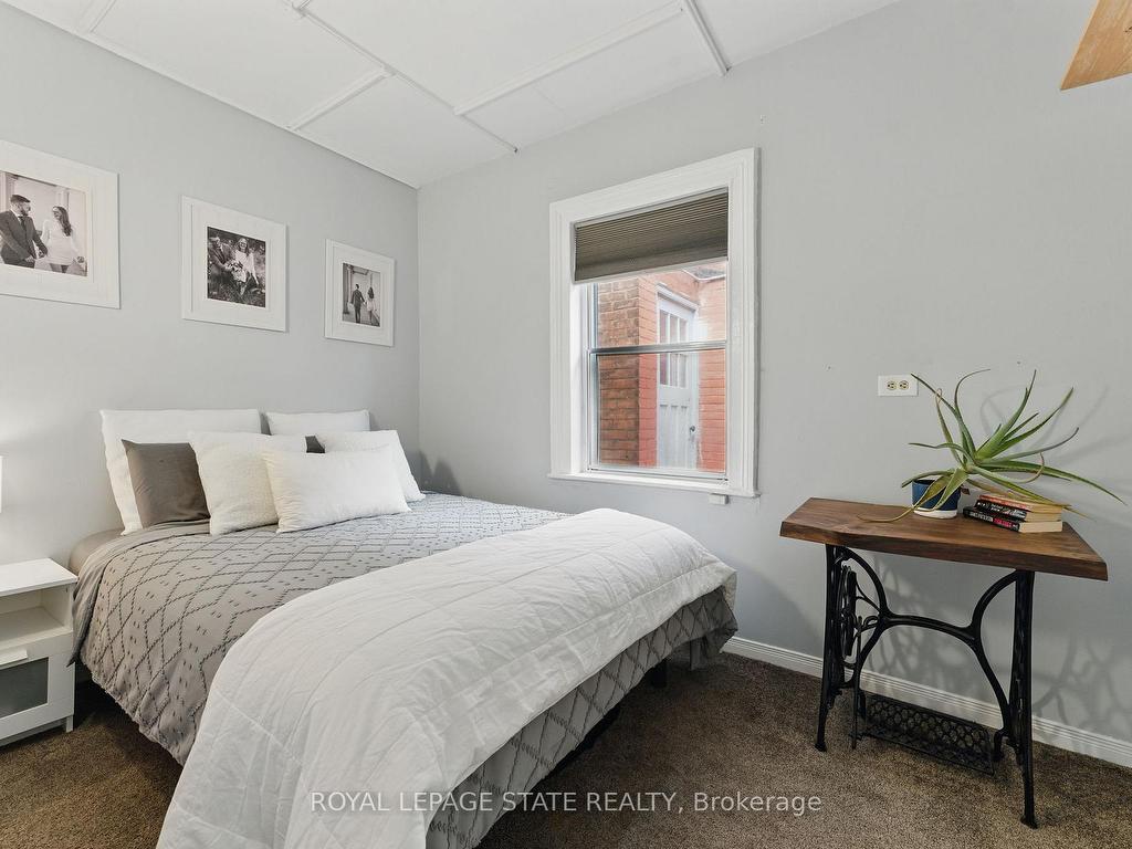 









91


Aurora

Street,
Hamilton,




ON
L8N 2P6

