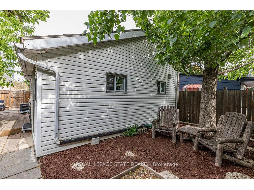 









91


Aurora

Street,
Hamilton,




ON
L8N 2P6

