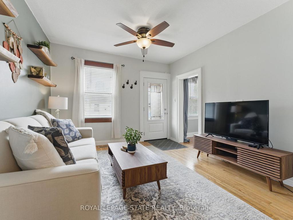 









91


Aurora

Street,
Hamilton,




ON
L8N 2P6

