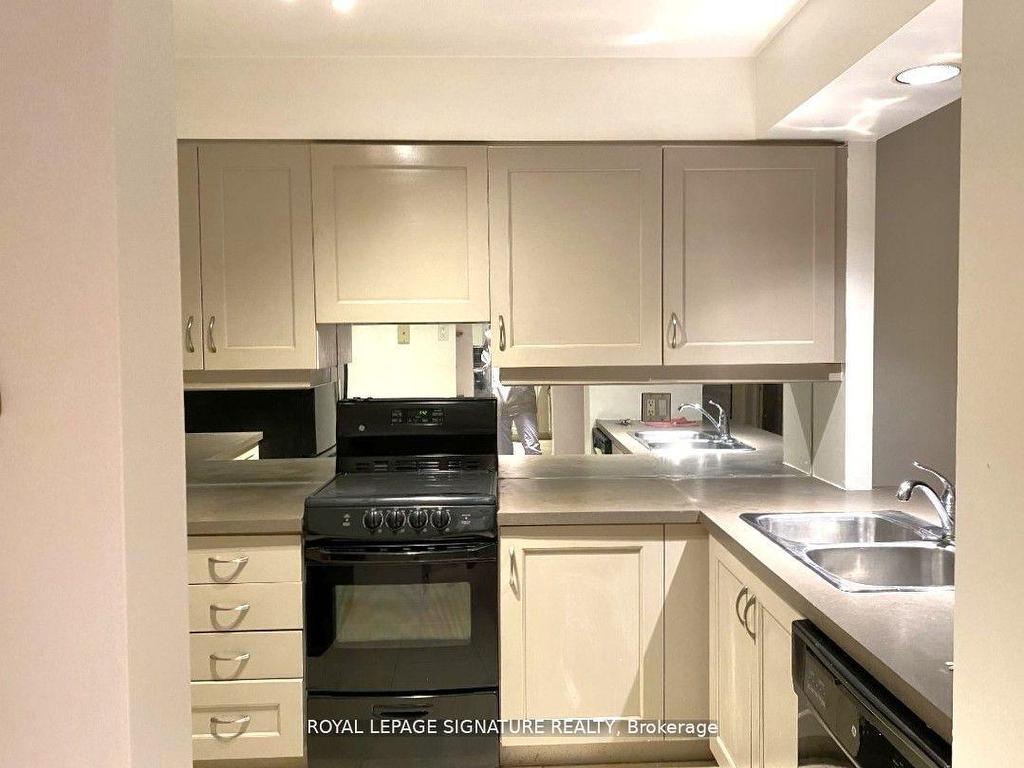 









50


Eglinton

Avenue West, 1010,
Mississauga,




ON
L5R 3P5


