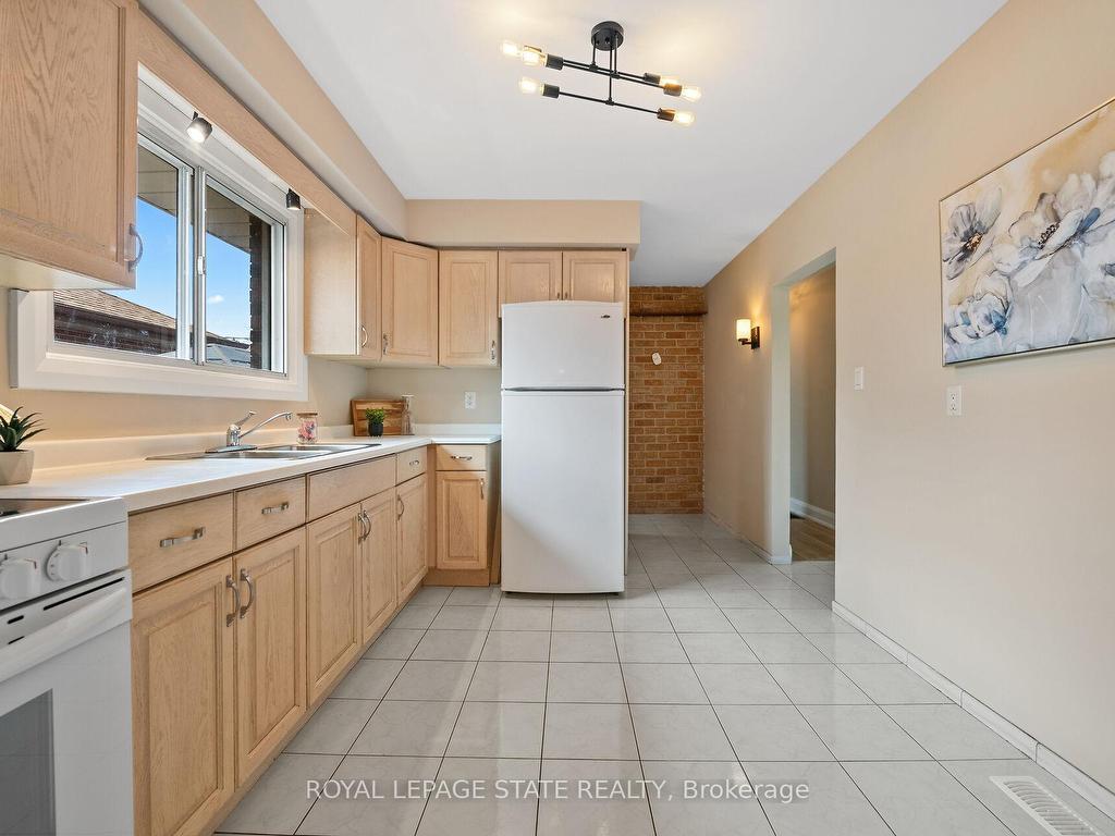 









131


Sanatorium

Road,
Hamilton,




ON
L9C 1Y9

