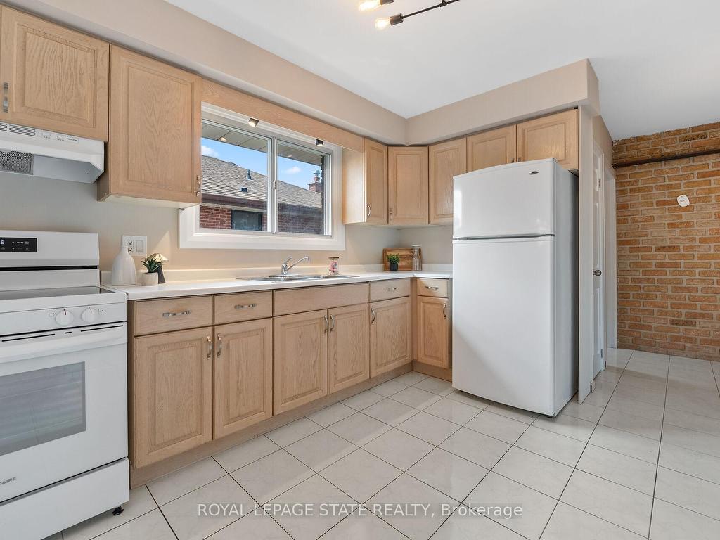 









131


Sanatorium

Road,
Hamilton,




ON
L9C 1Y9

