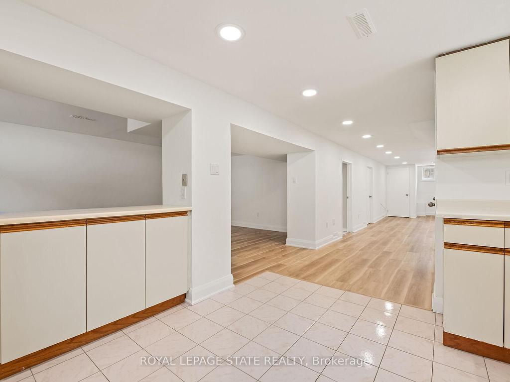 









131


Sanatorium

Road,
Hamilton,




ON
L9C 1Y9

