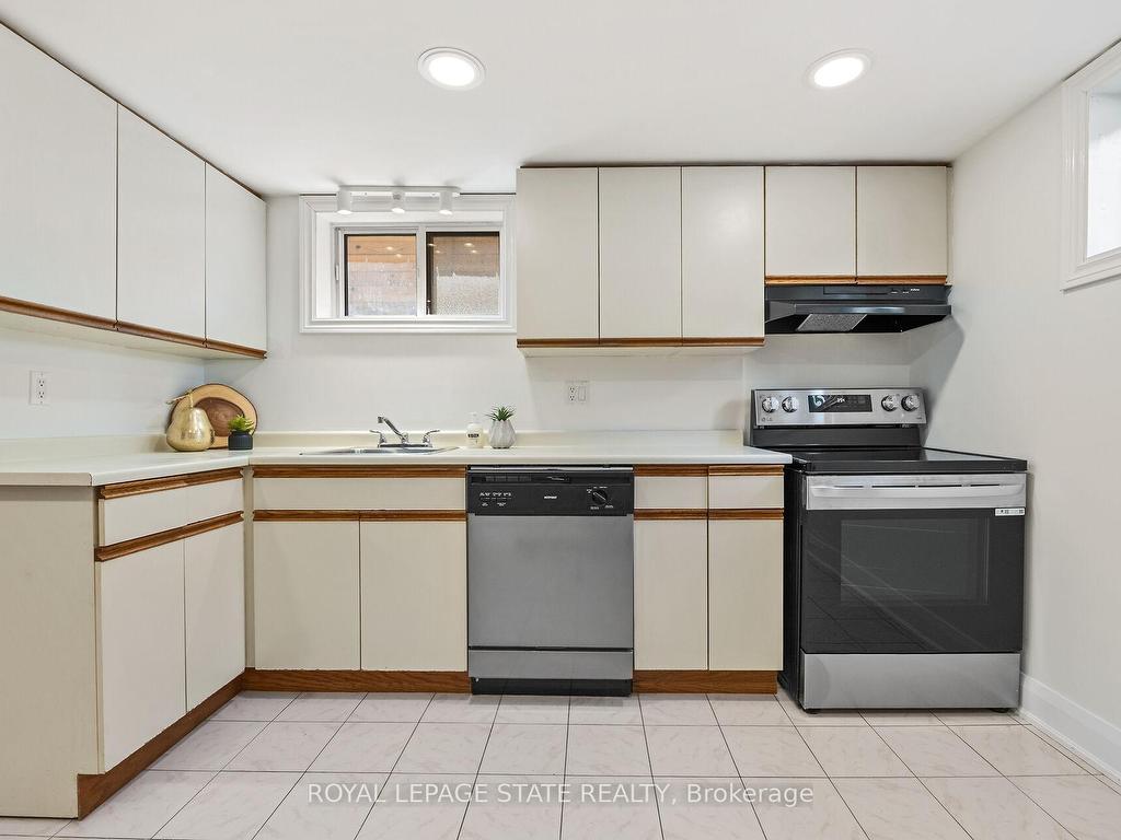 









131


Sanatorium

Road,
Hamilton,




ON
L9C 1Y9

